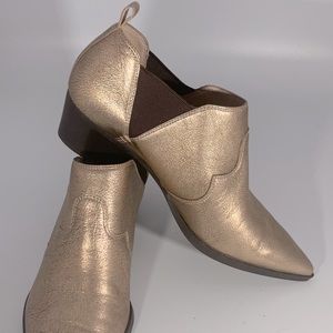 Nine West Cahluz Western Booties